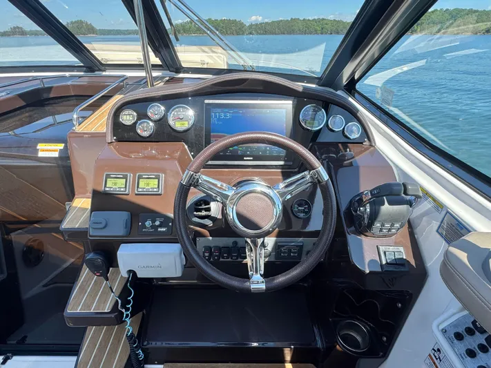  Yacht Photos Pics 2015 Regal 35 Sport Coupe - Image 15