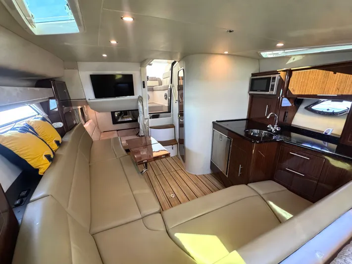  Yacht Photos Pics 2015 Regal 35 Sport Coupe - Image 29