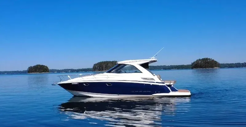  Yacht Photos Pics 2015 Regal 35 Sport Coupe - Image 5