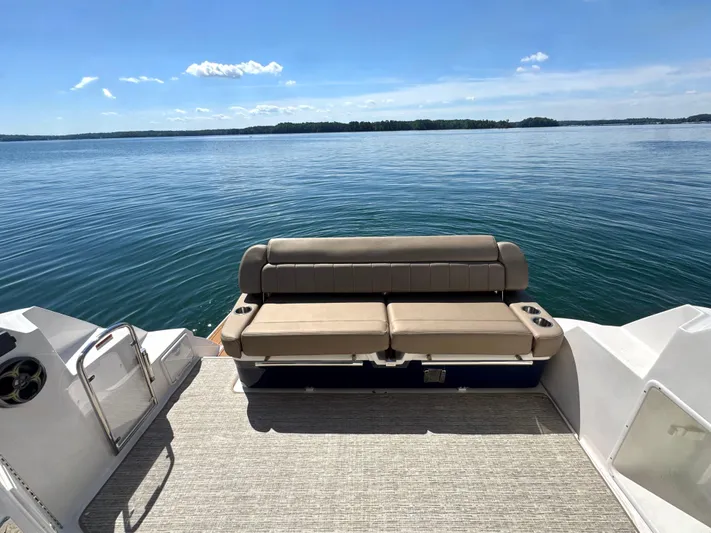  Yacht Photos Pics 2015 Regal 35 Sport Coupe - Image 36