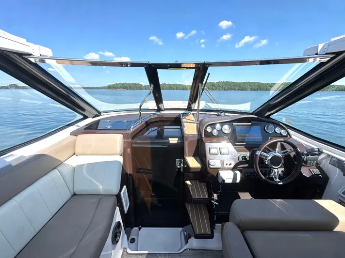  Yacht Photos Pics 2015 Regal 35 Sport Coupe - Image 20