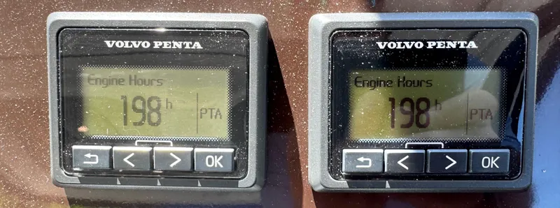  Yacht Photos Pics 2015 Regal 35 Sport Coupe - Image 17