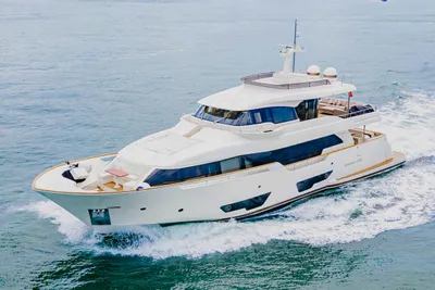 Custom Line Navetta 28