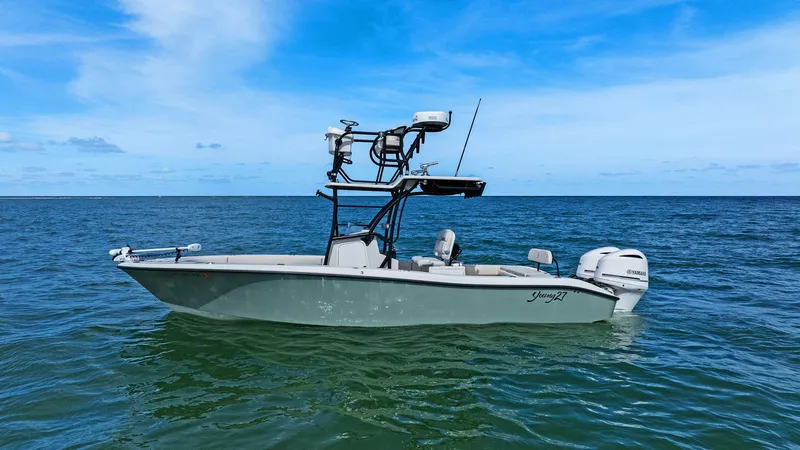  Yacht Photos Pics 2017 Young Boats 27 - Profile Port