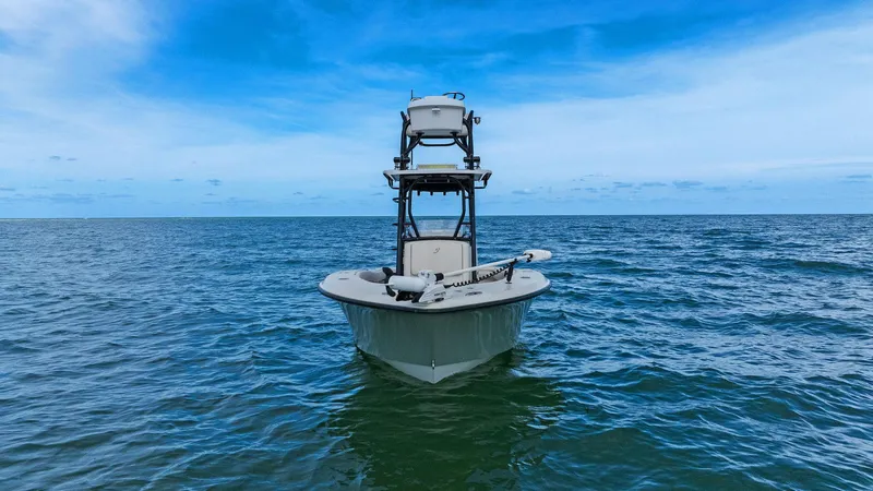  Yacht Photos Pics 2017 Young Boats 27 - Profile Bow