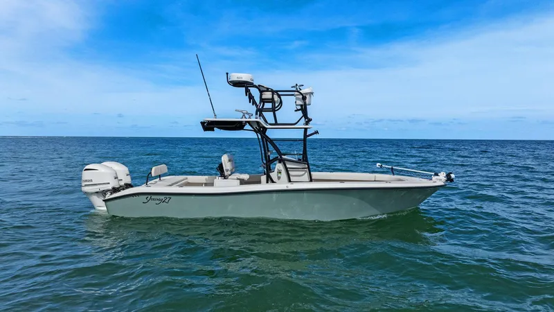  Yacht Photos Pics 2017 Young Boats 27 - Profile Starboard