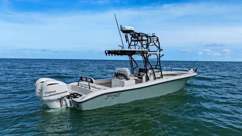  Yacht Photos Pics 2017 Young Boats 27 - Profile Stern 3/4 Starboard