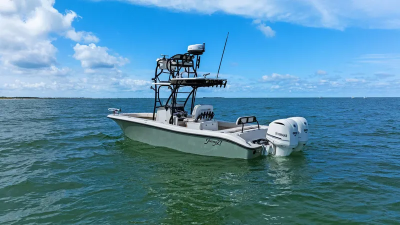  Yacht Photos Pics 2017 Young Boats 27 - Profile Stern 3/4 Port