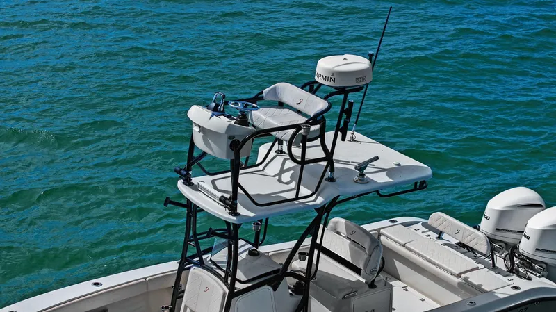  Yacht Photos Pics 2017 Young Boats 27 - Tower