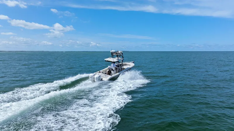  Yacht Photos Pics 2017 Young Boats 27 - Profile Stern 3/4 Starboard