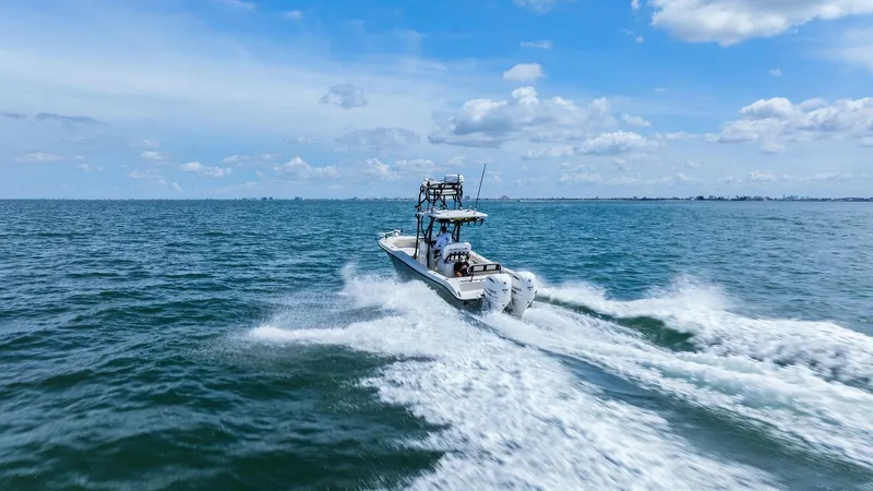  Yacht Photos Pics 2017 Young Boats 27 - Profile Stern 3/4 Port