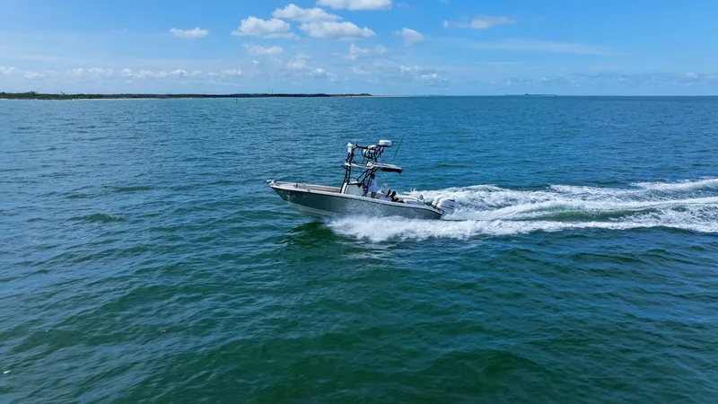  Yacht Photos Pics 2017 Young Boats 27 - Profile Port