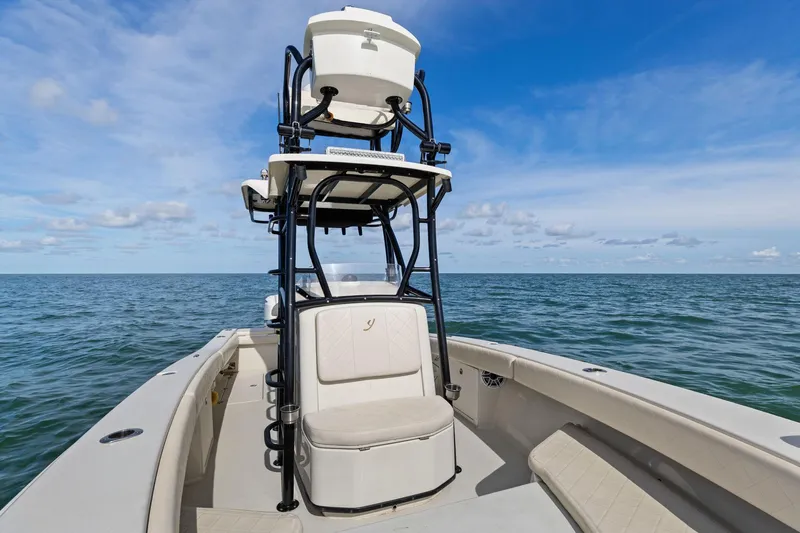  Yacht Photos Pics 2017 Young Boats 27 - Tower