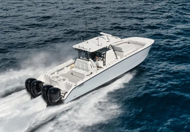 40 Invincible Yacht Photos Pics 