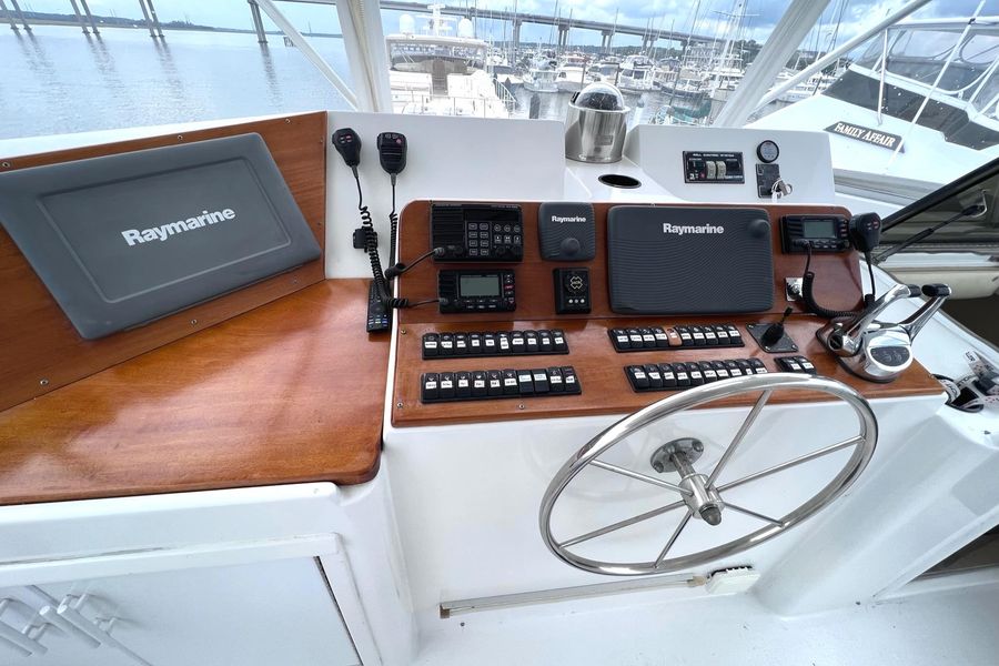 1989 Hatteras 78 Cockpit Motor Yacht