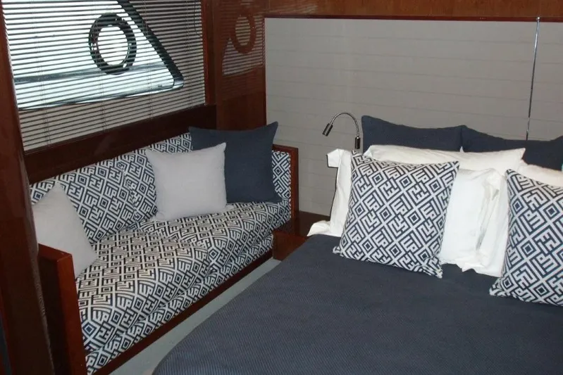 Off Season Yacht Photos Pics Princess 48 OFF SEASON - Master Stateroom Berth & Seating