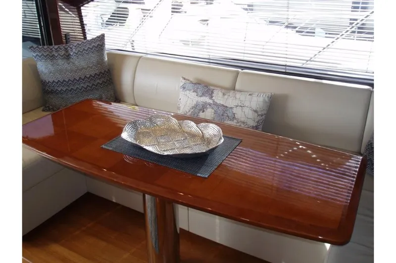 Off Season Yacht Photos Pics Princess 48 OFF SEASON - Dinette Seating