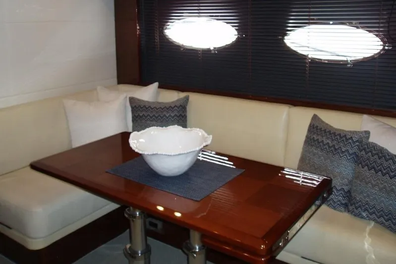 Off Season Yacht Photos Pics Princess 48 OFF SEASON - Dinette Seating
