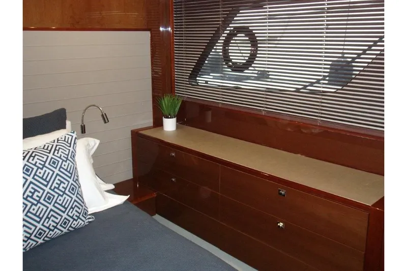 Off Season Yacht Photos Pics Princess 48 OFF SEASON - Master Stateroom