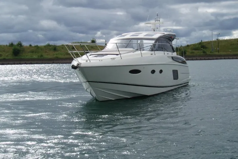 Off Season Yacht Photos Pics Princess 48 OFF SEASON - Port Bow Profile