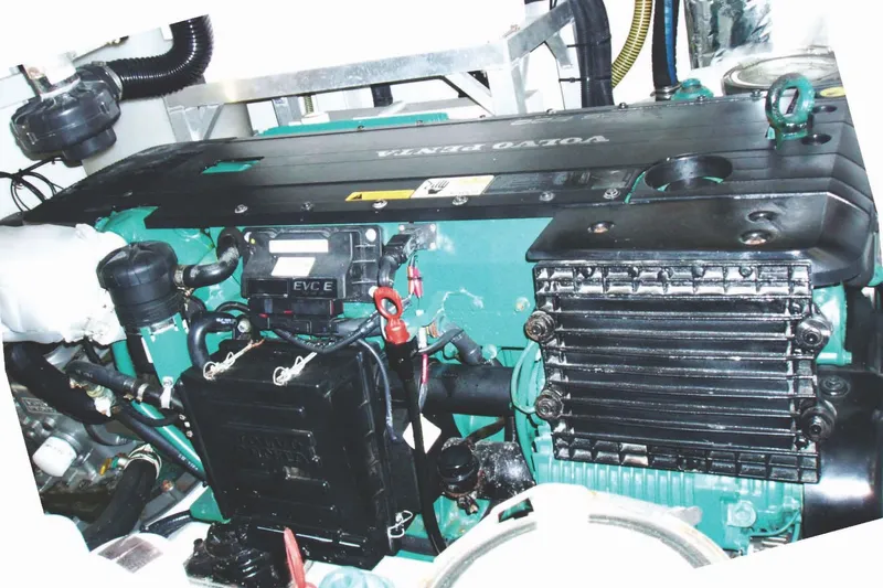 Off Season Yacht Photos Pics Princess 48 OFF SEASON - Engine Room