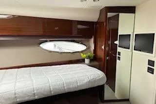 Off Season Yacht Photos Pics Princess 48 OFF SEASON - Guest Stateroom