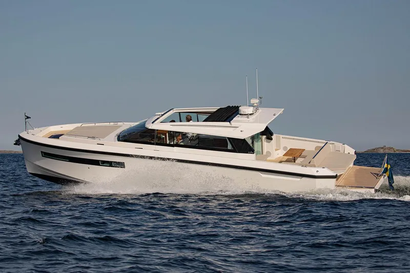  Yacht Photos Pics Manufacturer Provided Image