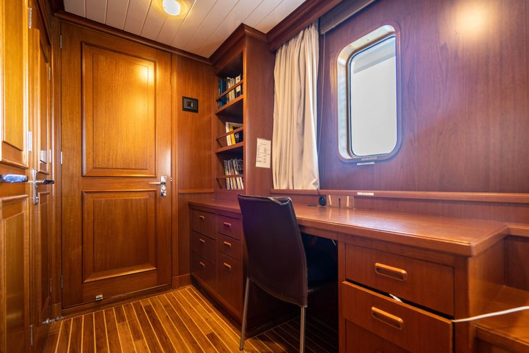 1991-156-feadship-156