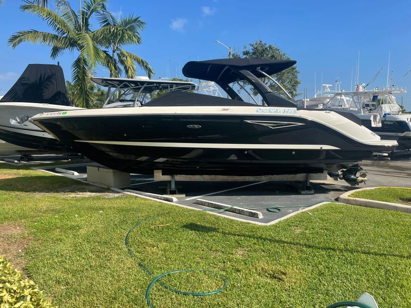 2017 Sea Ray SLX 310