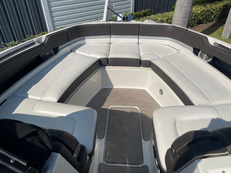 2017 Sea Ray SLX 310