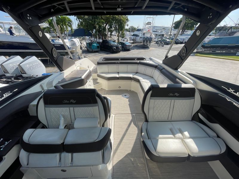 2017 Sea Ray SLX 310