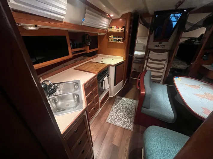 Bella Vita Yacht Photos Pics 