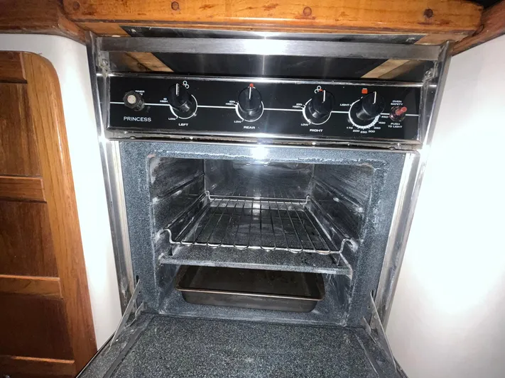 Bella Vita Yacht Photos Pics 