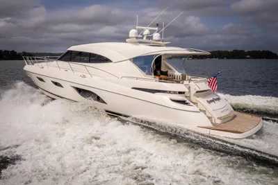 Riviera 6000 Sport Yacht
