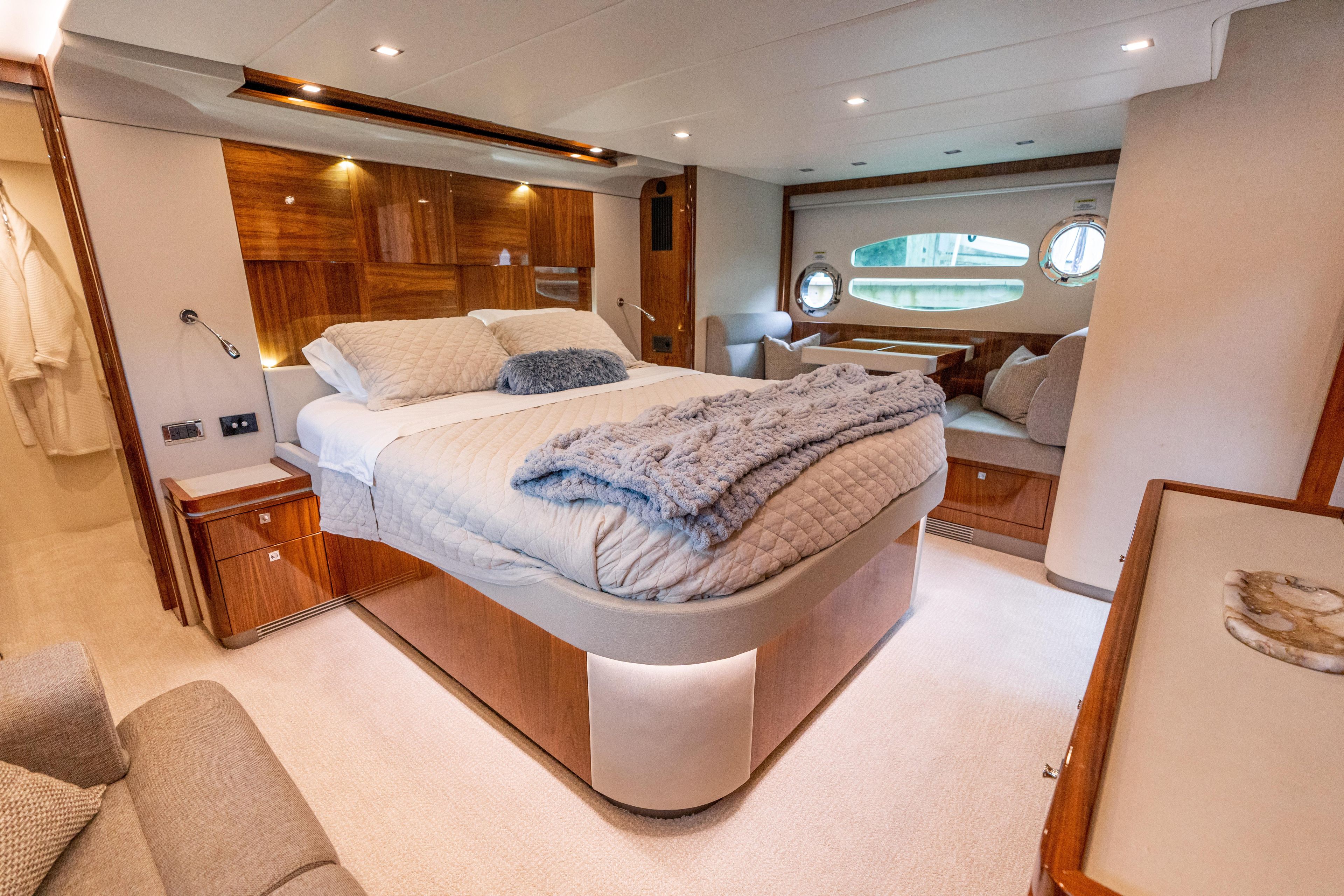 2017 Riviera 60 