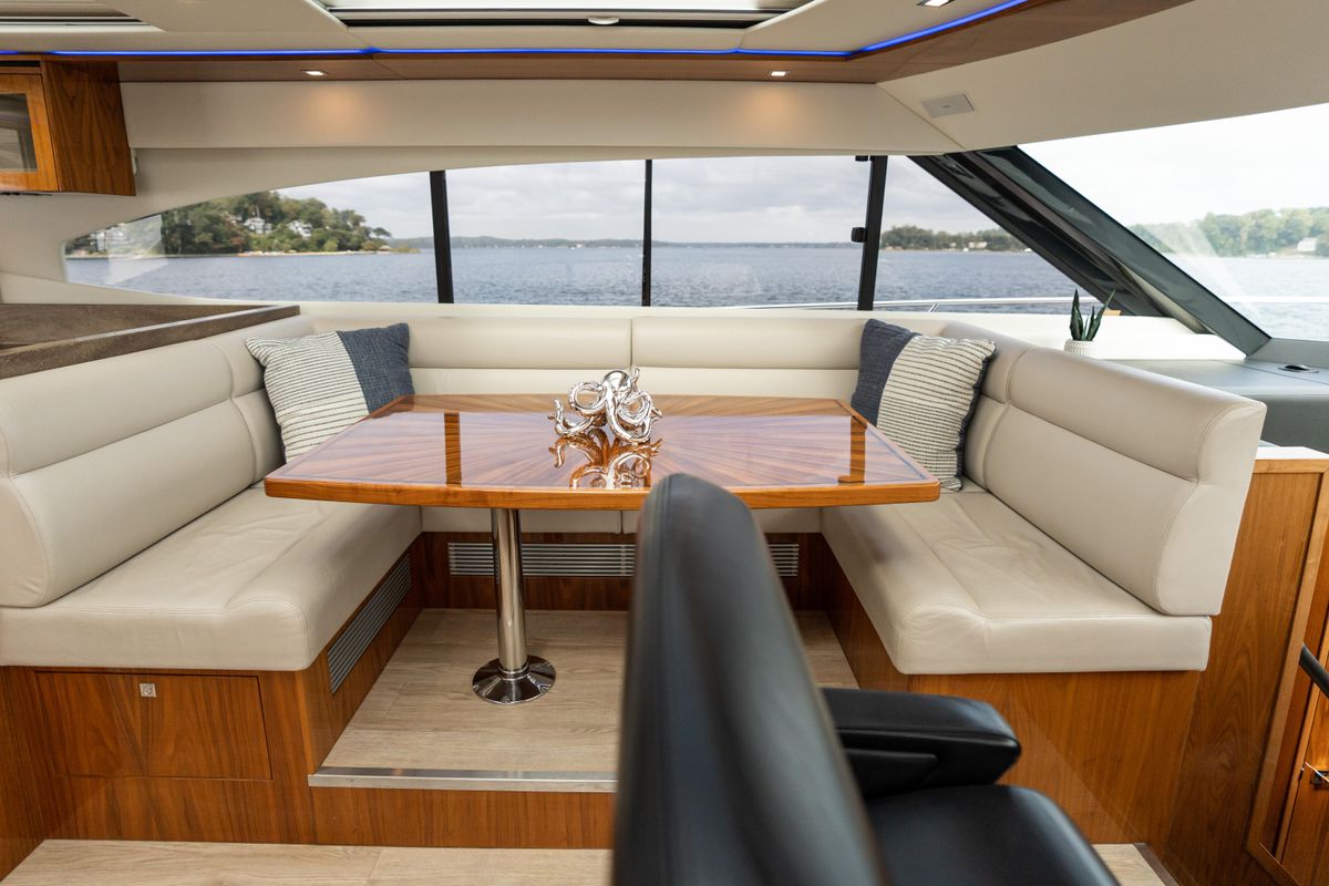 2017 Riviera 60 