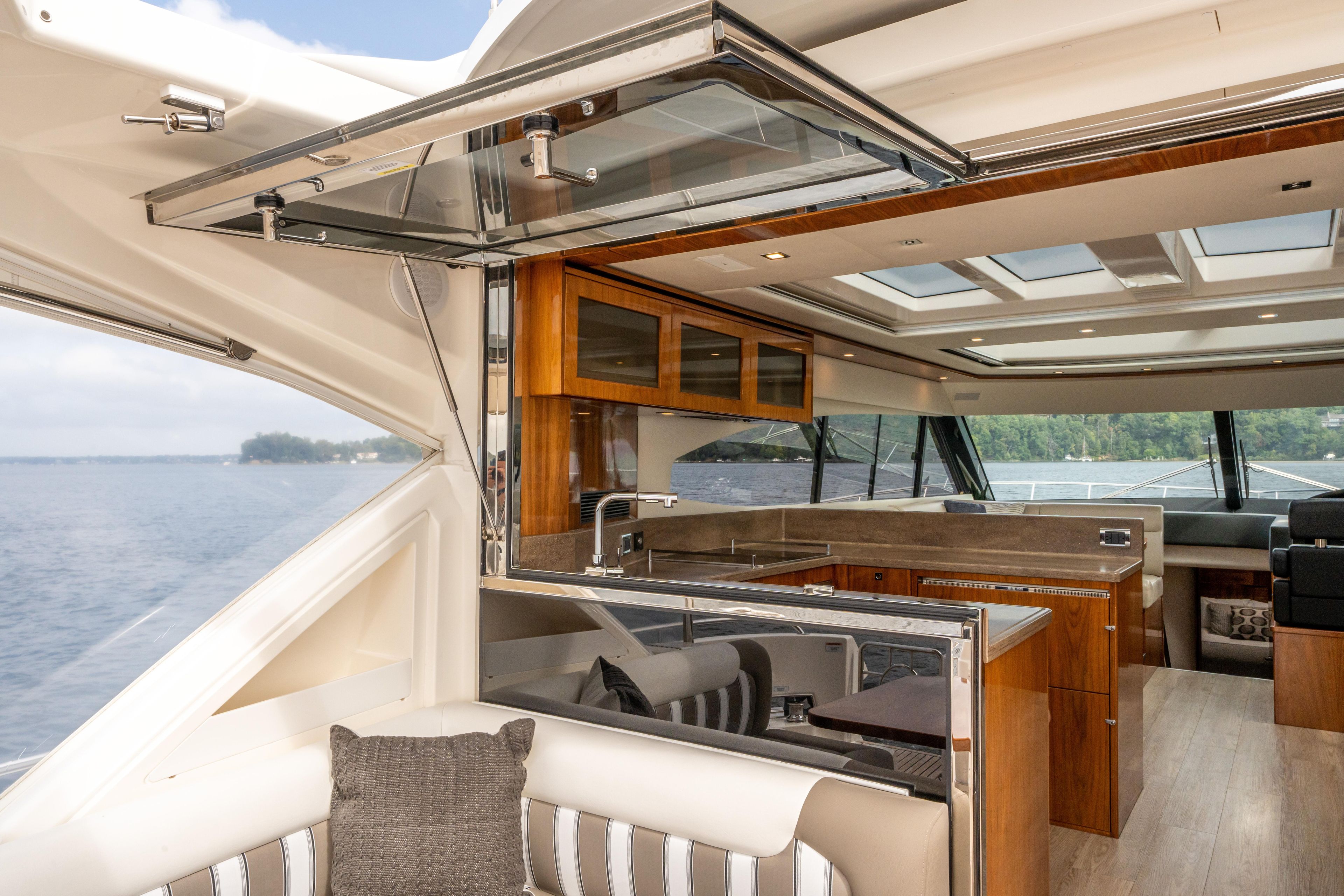 2017 Riviera 60 