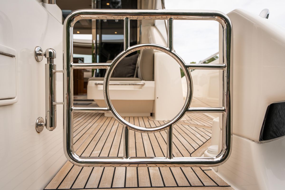 2017 Riviera 60 
