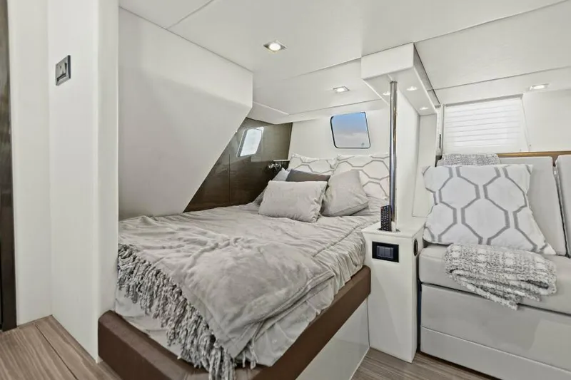 Perfect Match Yacht Photos Pics Master Stateroom
