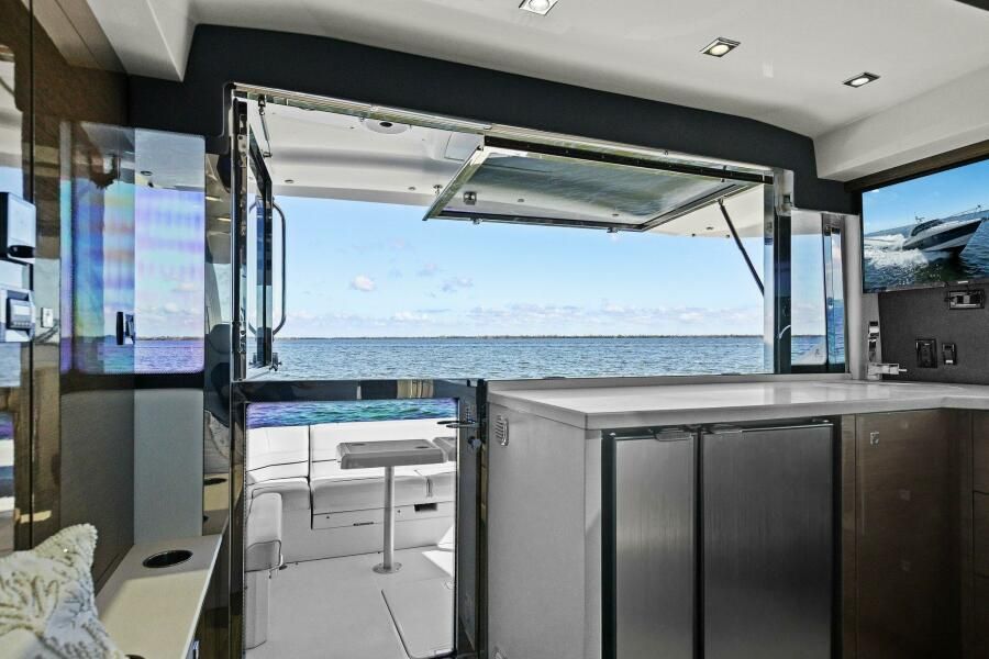 2018 Cruisers Yachts 45 