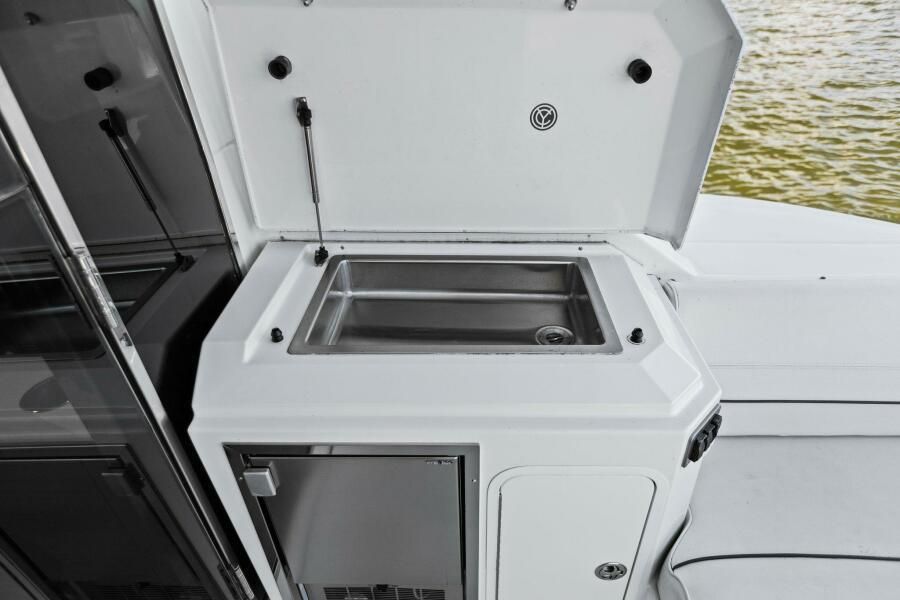 2018 Cruisers Yachts 45 