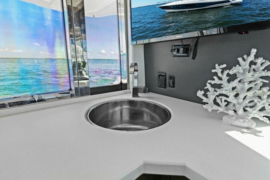 2018 Cruisers Yachts 45 