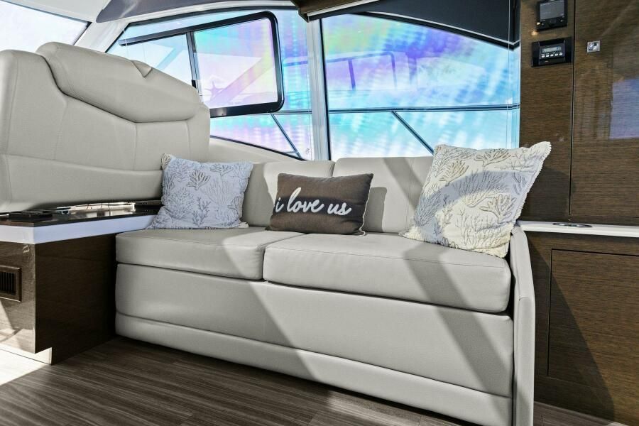 2018 Cruisers Yachts 45 