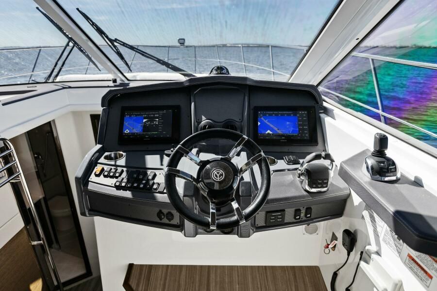 2018 Cruisers Yachts 45 