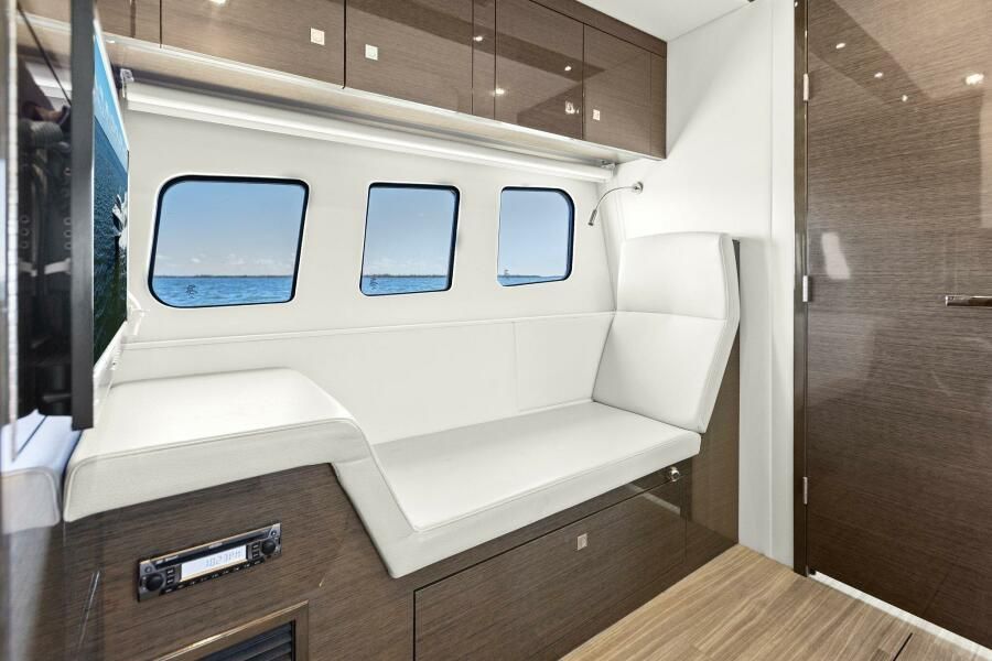 2018 Cruisers Yachts 45 