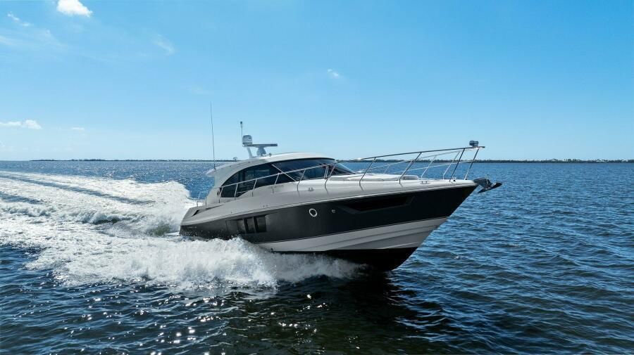 2018 Cruisers Yachts 45 