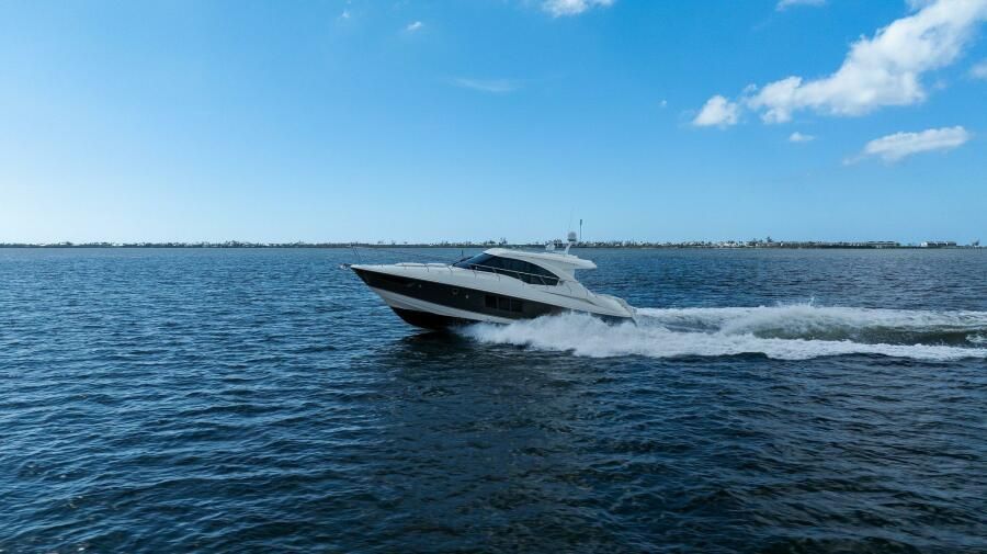 2018 Cruisers Yachts 45 