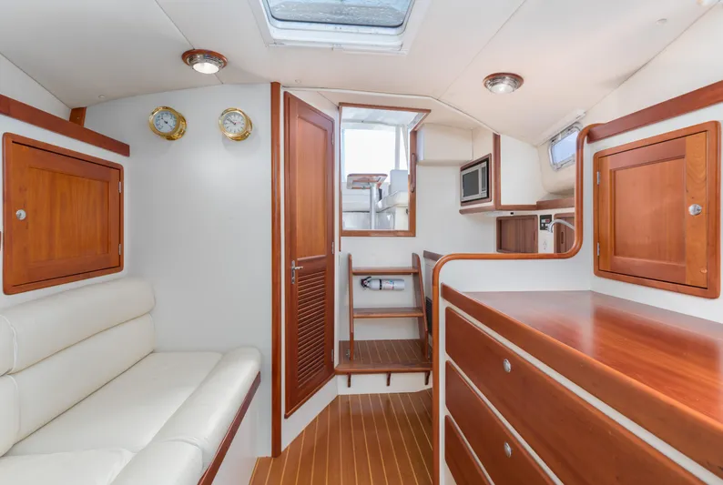 Seahorse II Yacht Photos Pics 