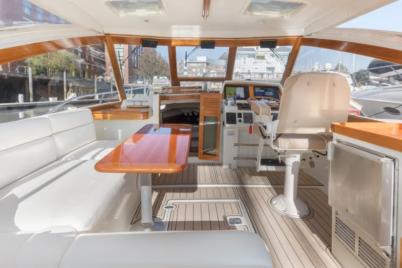 Seahorse II Yacht Photos Pics 