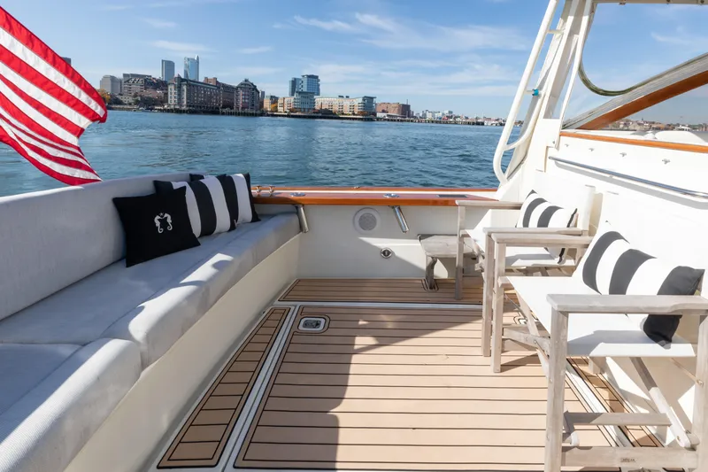 Seahorse II Yacht Photos Pics 